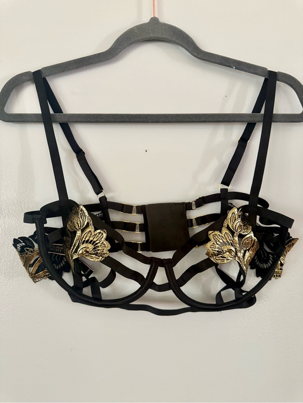 NWOT Victoria's Secret Very Sexy Strappy Open Cup Embroidered Balconet Bra